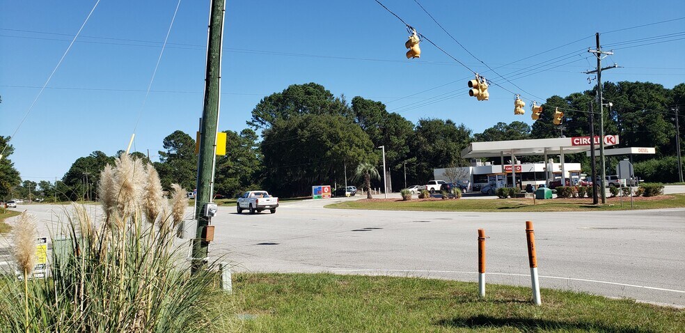 10105 N Us-17 Hwy, Mc Clellanville, SC à vendre - Photo de l’immeuble – Image 3 sur 7