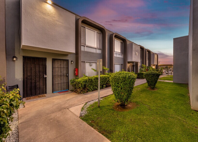 848 N Mollison Ave, El Cajon, CA à vendre - Photo de l’immeuble – Image 3 sur 12