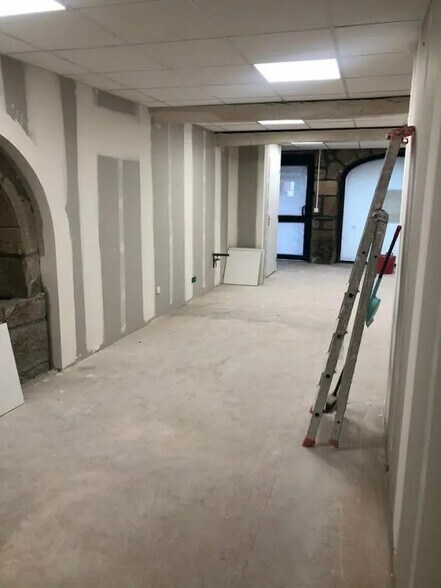 Local commercial dans Morlaix à louer - Photo principale – Image 1 sur 12
