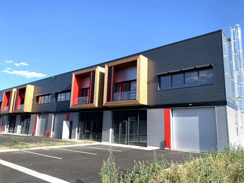 Local d’activités dans Fenouillet à louer - Photo de l’immeuble – Image 1 sur 19