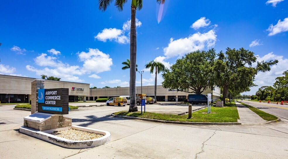 7602-7644 15th St E, Sarasota, FL à louer - Photo de l’immeuble – Image 2 sur 6