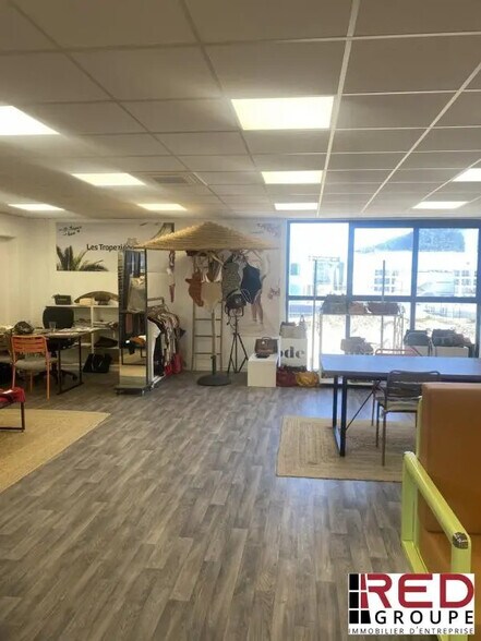 Local d'activités dans Aubagne à vendre - Photo de l’immeuble – Image 1 sur 5