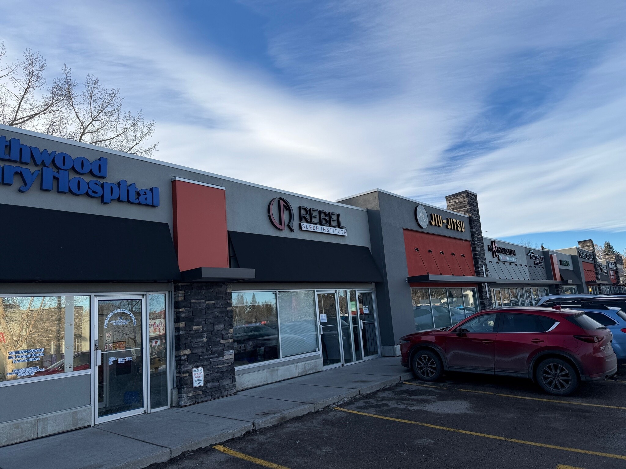 10233 Elbow Dr SW, Calgary, AB à louer Photo de l’immeuble– Image 1 sur 1