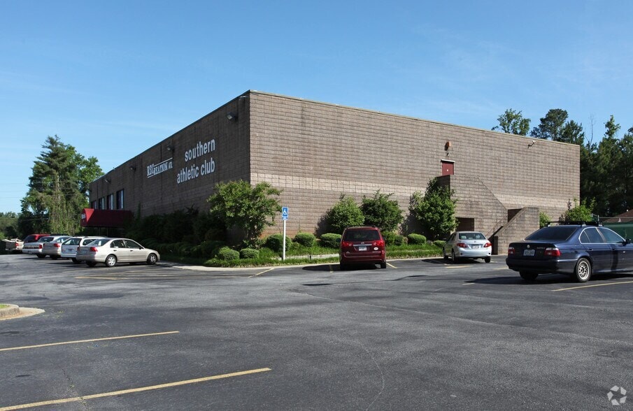 754 Beaver Ruin Rd NW, Lilburn, GA à louer Photo de l’immeuble– Image 1 sur 2