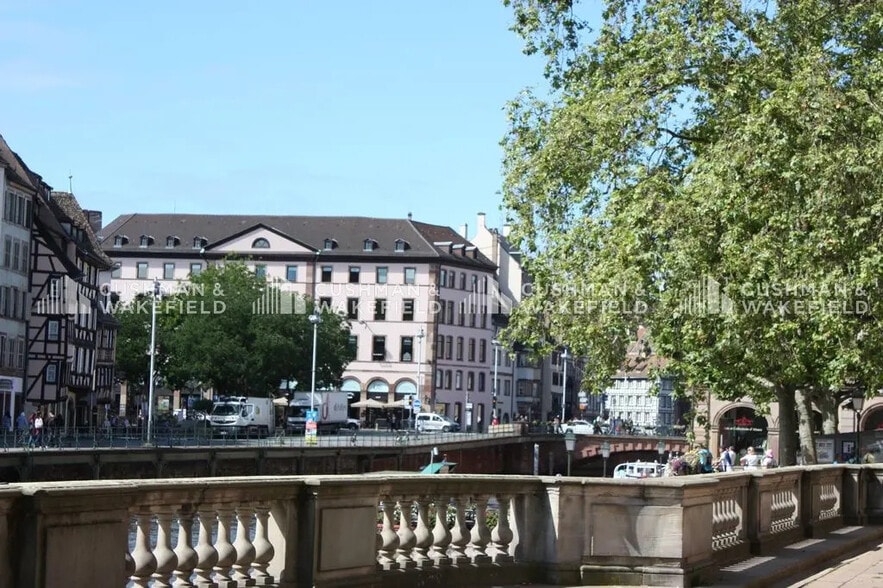 Bureau dans Strasbourg à vendre - Photo de l’immeuble – Image 1 sur 10