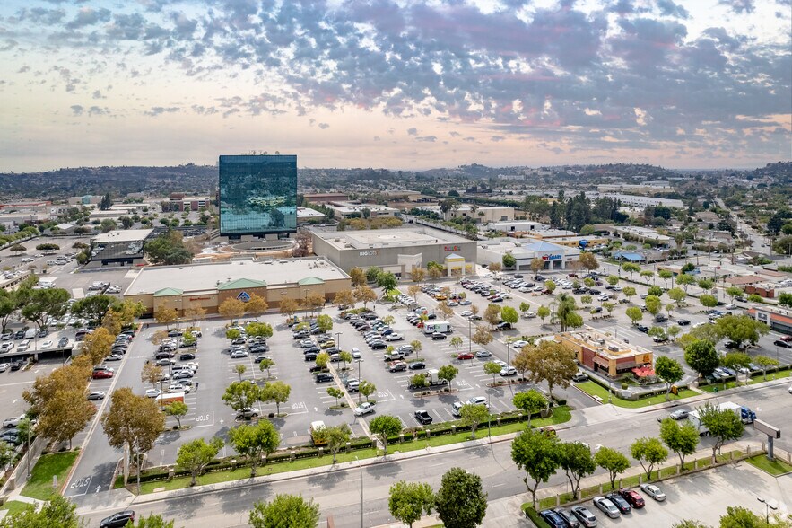 2500-2588 W Commonwealth Ave, Alhambra, CA à louer - Photo de l’immeuble – Image 2 sur 7