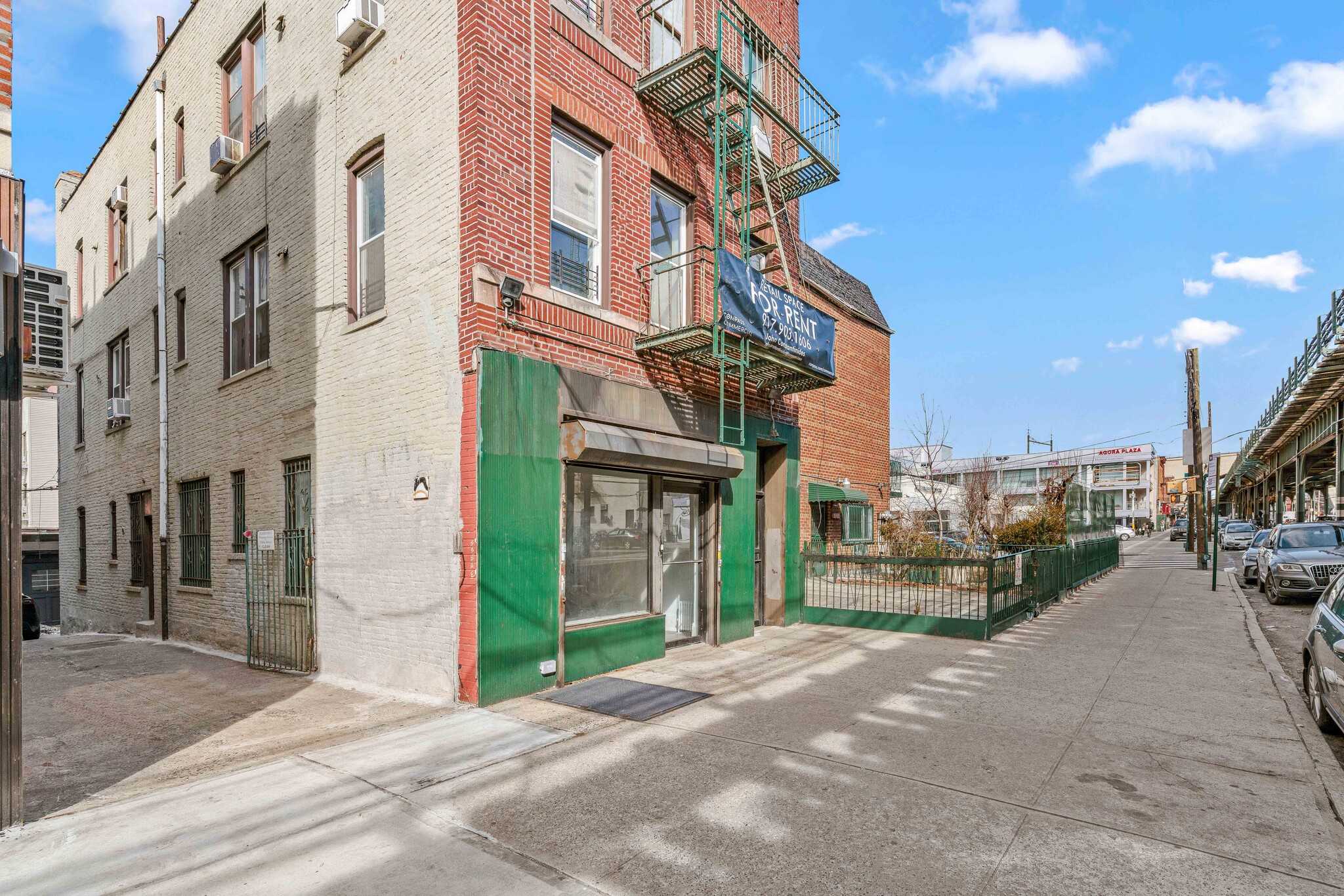 2352 31st St, Astoria, NY à louer Photo de l’immeuble– Image 1 sur 10