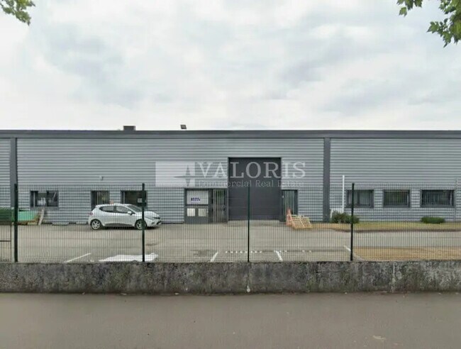 Plus de détails pour Local d'activités à louer