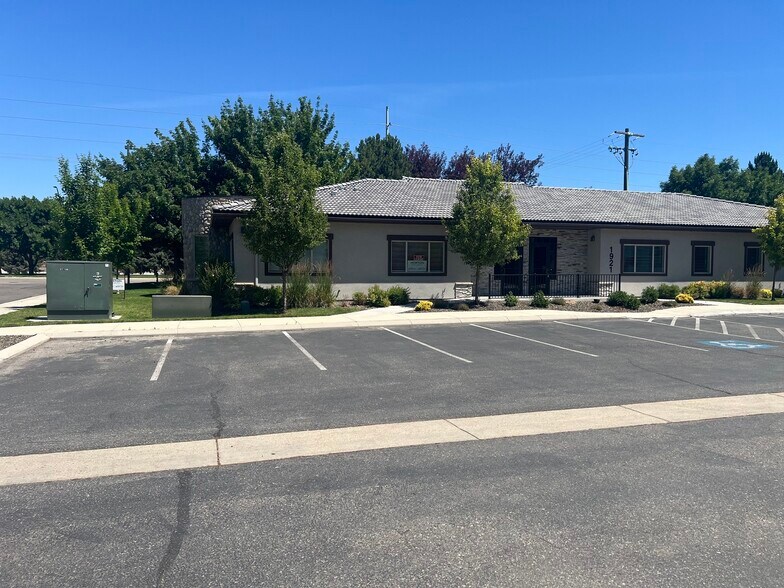 1921 E Overland Rd, Meridian, ID à louer - Photo de l’immeuble – Image 2 sur 11