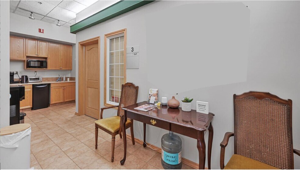 10331 106 St NW, Edmonton, AB à louer - Photo de l’immeuble – Image 3 sur 8