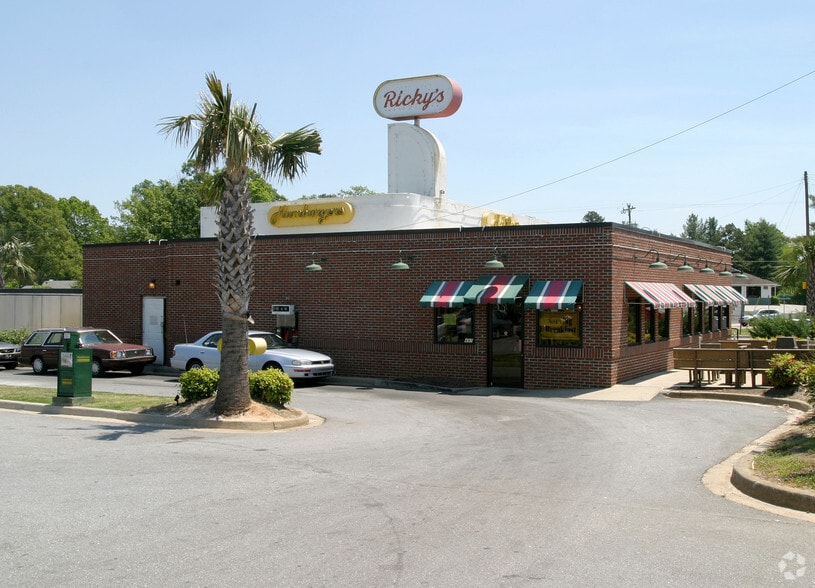 497 E Blackstock Rd, Spartanburg, SC à louer - Photo principale – Image 1 sur 31