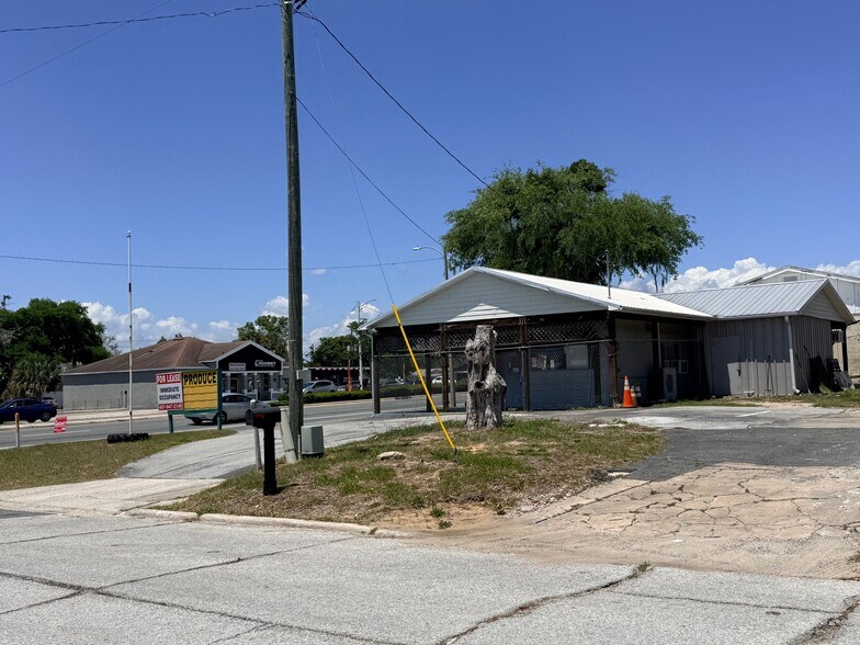 1327 S Bay St, Eustis, FL à louer - Photo de l’immeuble – Image 2 sur 14