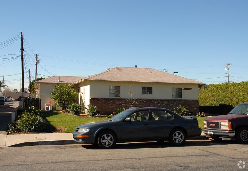 1914 2nd St, San Fernando, CA à vendre - Photo de l’immeuble – Image 1 sur 3