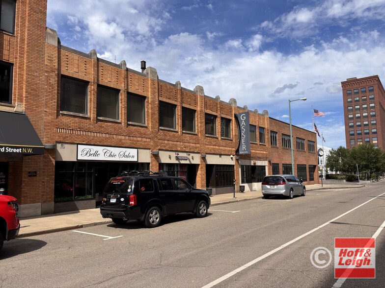 205 3rd St NW, Canton, OH à louer - Photo de l’immeuble – Image 2 sur 9