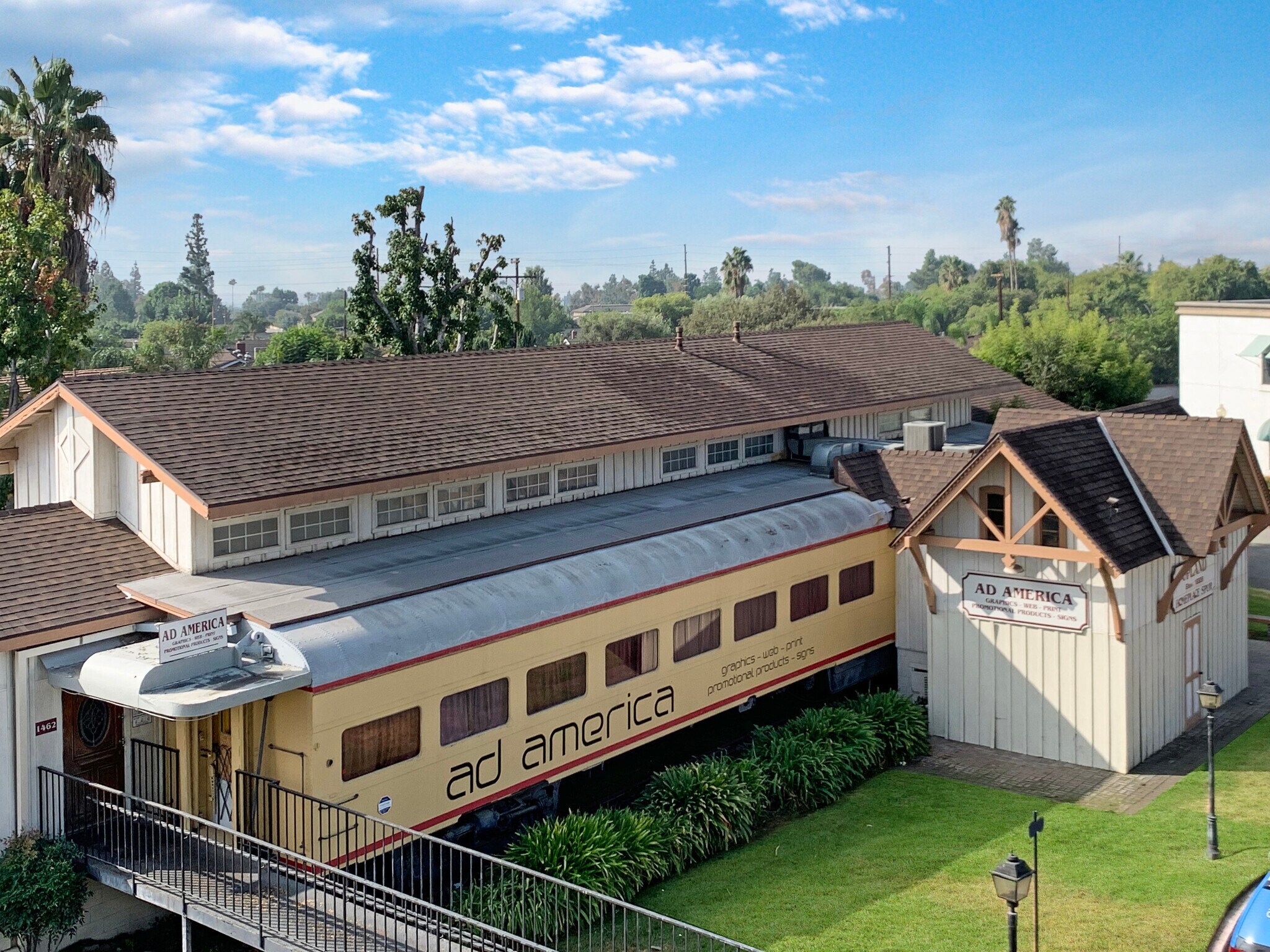 1462 W 9th St, Upland, CA à vendre Photo principale– Image 1 sur 6