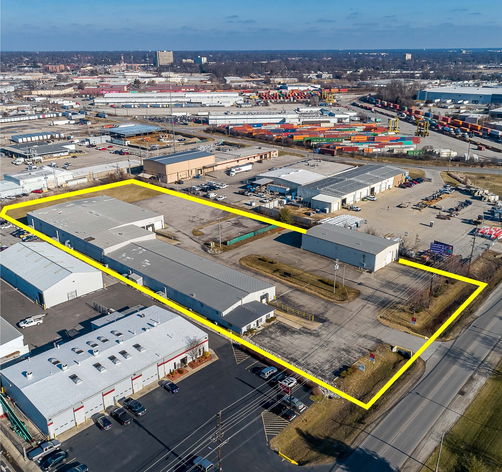 4015-4017 Produce Rd, Louisville, KY à louer Photo de l’immeuble– Image 1 sur 5