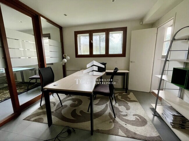 Plus de détails pour Bureau à louer