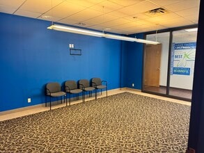 1351-1365 Park Rd, Chanhassen, MN à louer Photo intérieure– Image 2 sur 6