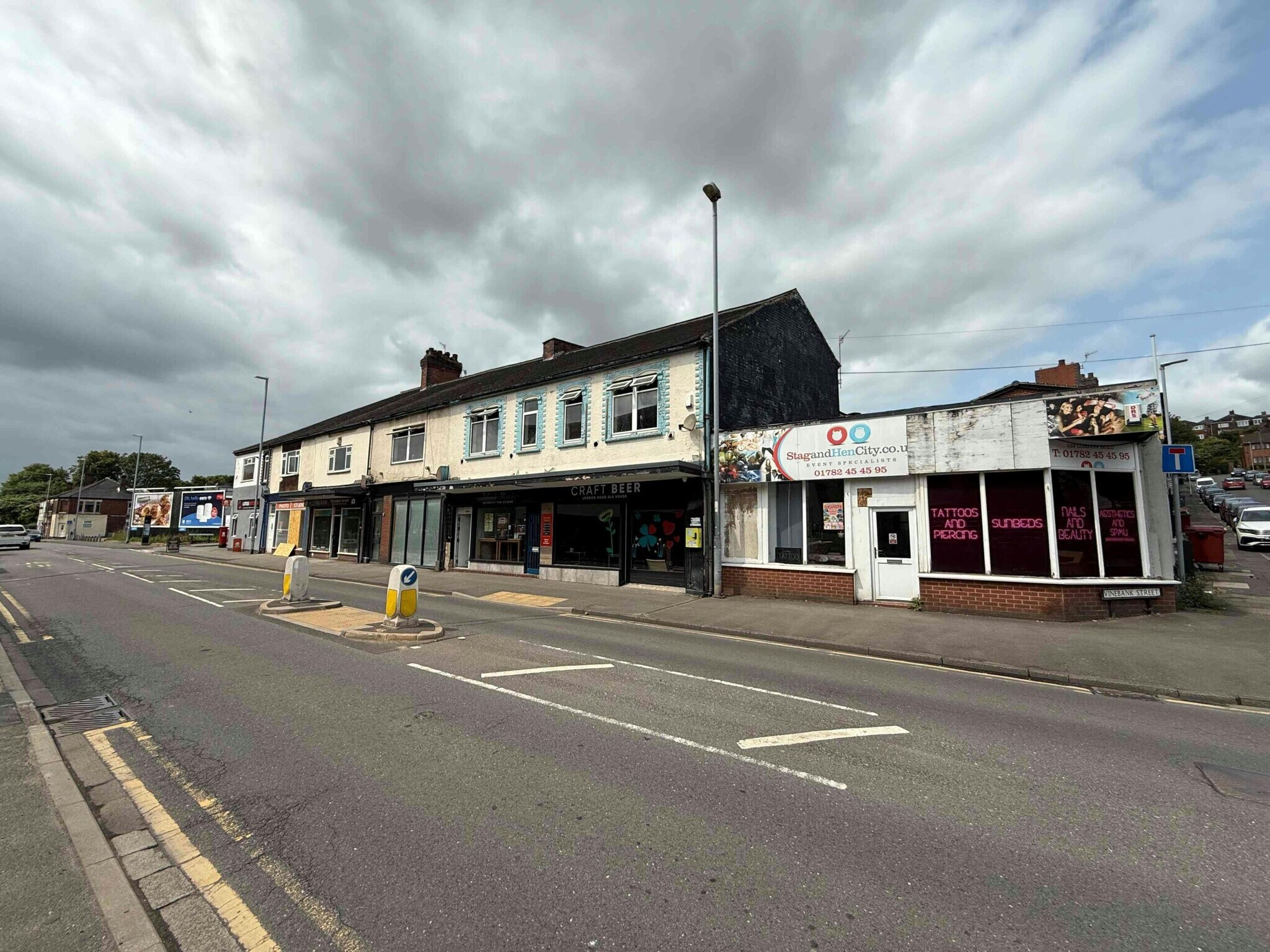 241-245 London Rd, Stoke On Trent à louer Photo de l’immeuble– Image 1 sur 2