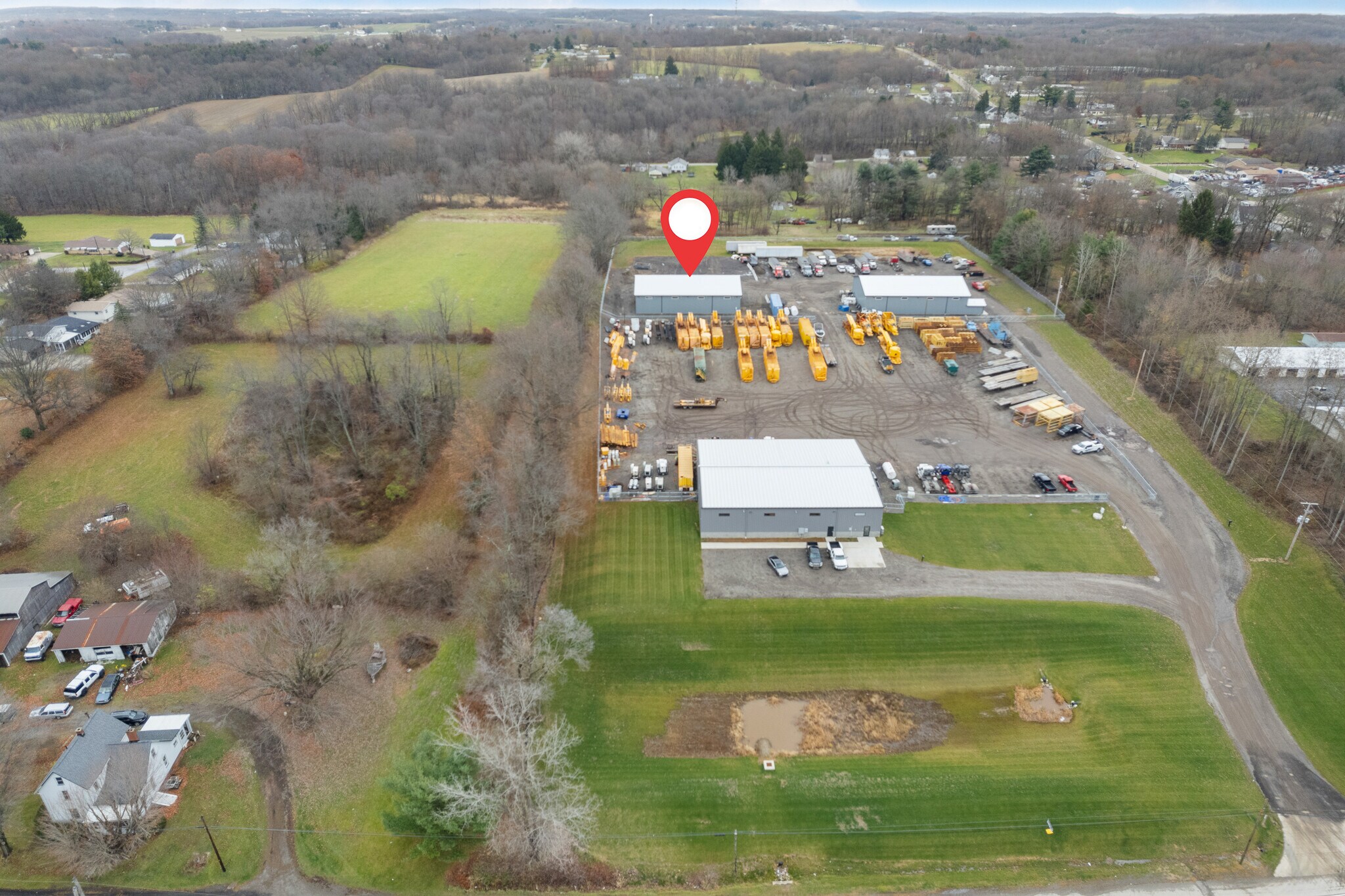 204 Trump Ave NE, East Canton, OH à louer Photo de l’immeuble– Image 1 sur 32