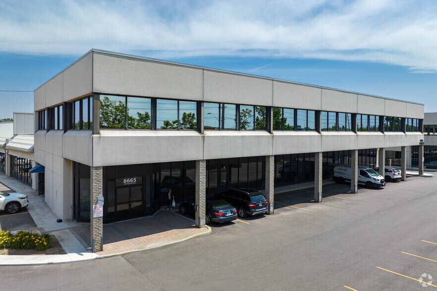 6625 Tomken Rd, Mississauga, ON à louer - Photo de l’immeuble – Image 2 sur 12