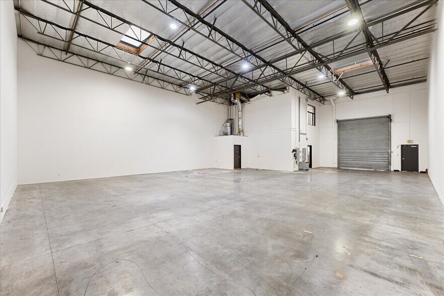 5055 Walnut Grove Ave, San Gabriel, CA à louer - Photo de l’immeuble – Image 2 sur 8