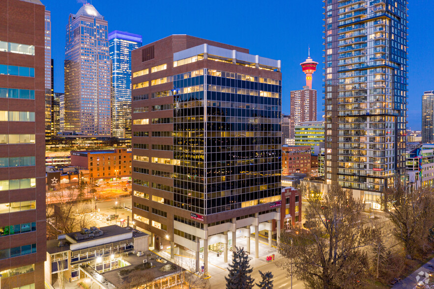340 12th Ave SW, Calgary, AB à louer - Photo de l’immeuble – Image 2 sur 21