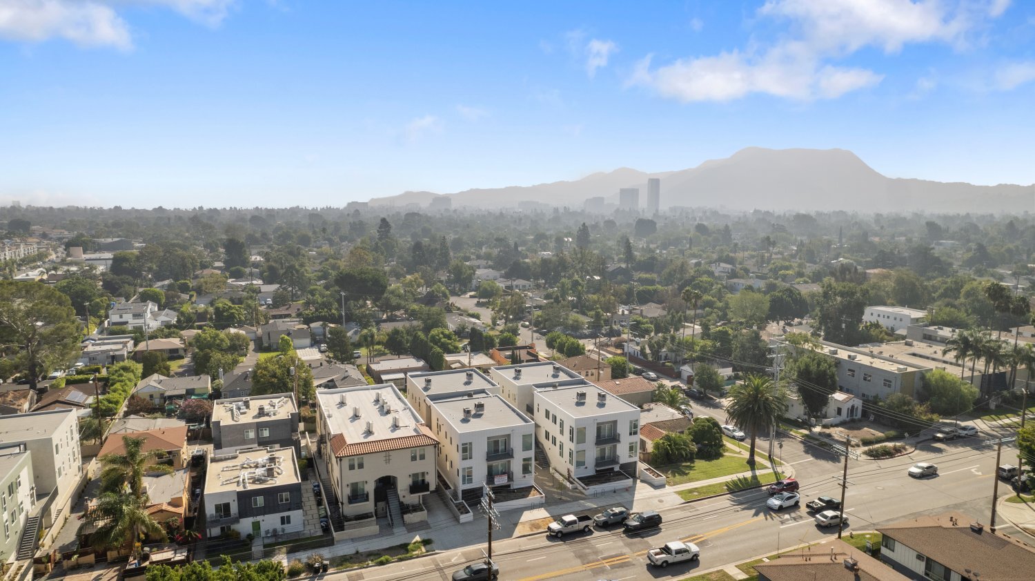 5110 Cahuenga Blvd, North Hollywood, CA à vendre Photo de l’immeuble– Image 1 sur 22