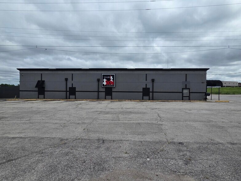 7400-7600 E US Highway 40, Kansas City, MO à vendre - Photo de l’immeuble – Image 3 sur 11