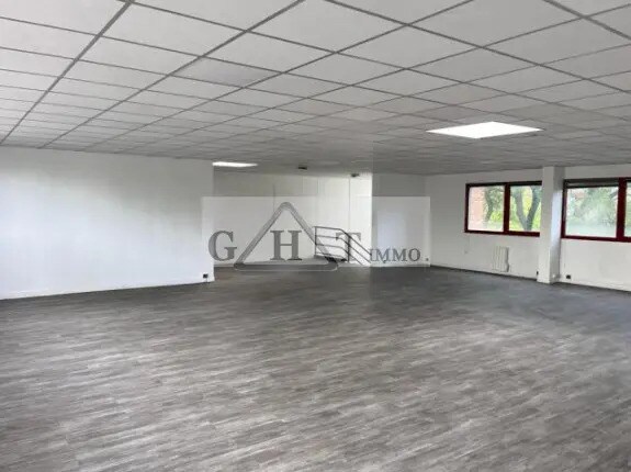 Industriel/Logistique dans Le Blanc-Mesnil à louer - Photo de l’immeuble – Image 3 sur 5