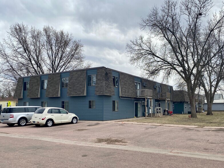 205 N Eastern Ave, Hartford, SD à vendre - Photo de l’immeuble – Image 2 sur 12
