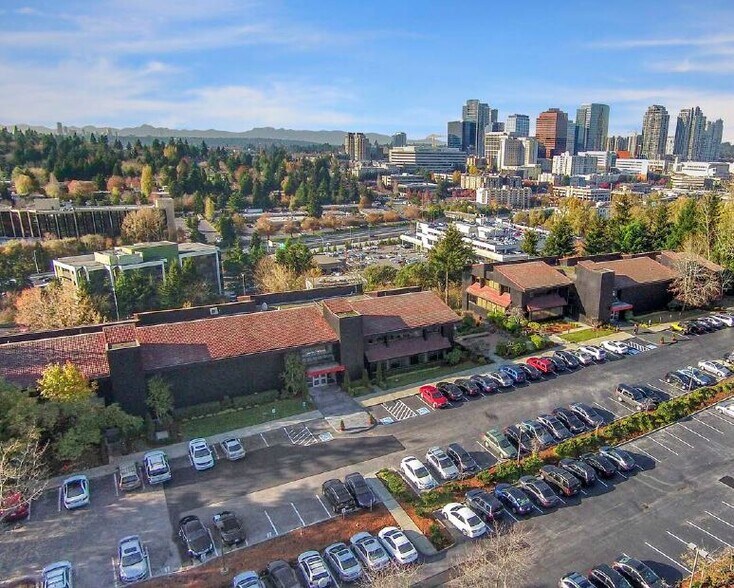 325 118th Ave SE, Bellevue, WA à louer - Photo principale – Image 2 sur 2