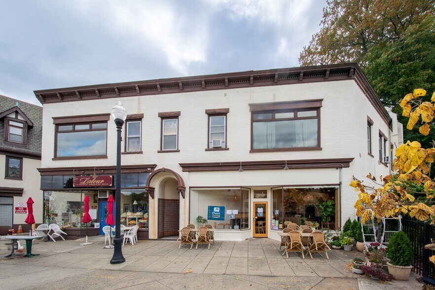 2 E Ridgewood Ave, Ridgewood, NJ à vendre - Photo principale – Image 1 sur 1