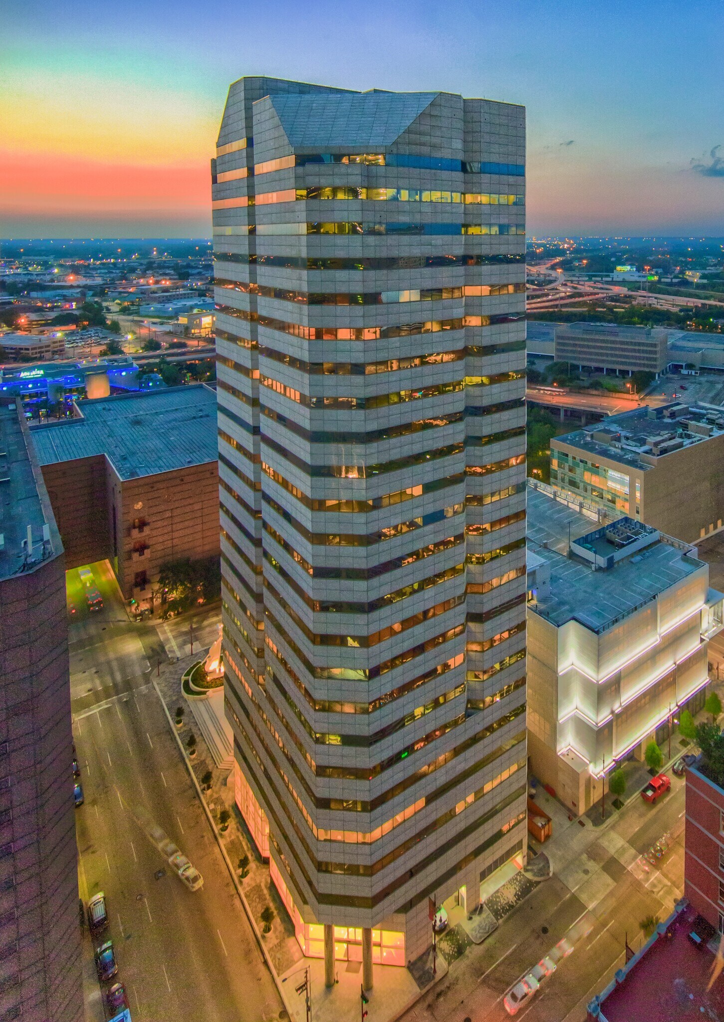 440 Louisiana St, Houston, TX à louer Photo principale– Image 1 sur 33