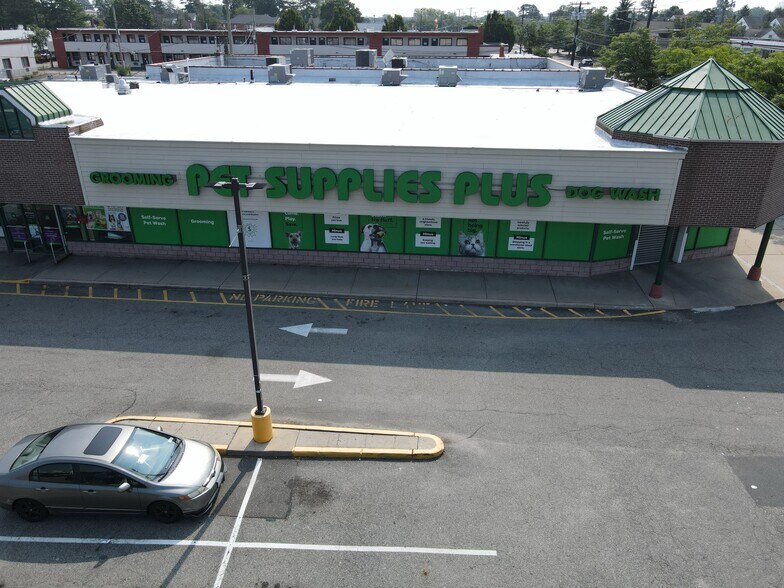 456-488 Hempstead Tpke, West Hempstead, NY à louer - Photo de l’immeuble – Image 3 sur 12