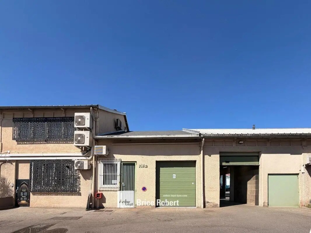 Bureau dans Vénissieux à louer Photo de l’immeuble– Image 1 sur 7