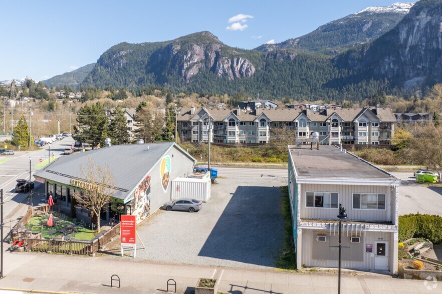 38188 Cleveland Ave, Squamish, BC à vendre - Photo de l’immeuble – Image 2 sur 3