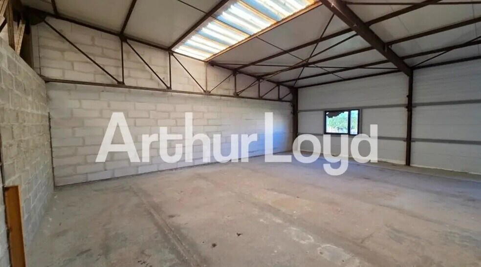 Local d’activités dans Caen à louer - Photo intérieure – Image 1 sur 4