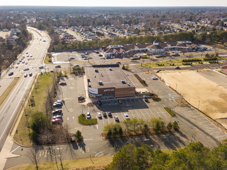 31 Mule Rd, Toms River, NJ à louer - Photo de l’immeuble – Image 2 sur 6