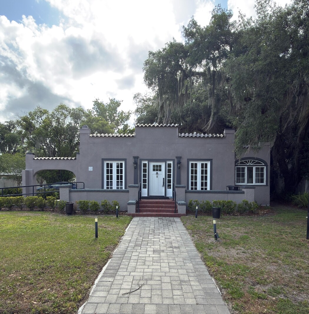 469 S Central Ave, Oviedo, FL à louer Photo de l’immeuble– Image 1 sur 6