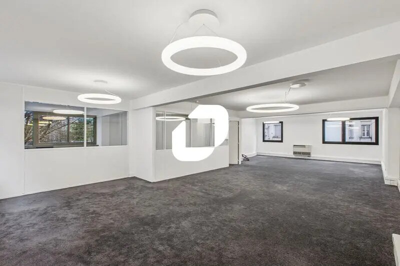 Rue De La Jonquière, Paris à vendre Photo de l’immeuble– Image 1 sur 13