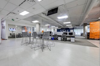 90 Sheppard Ave E, Toronto, ON à louer Photo intérieure– Image 2 sur 8