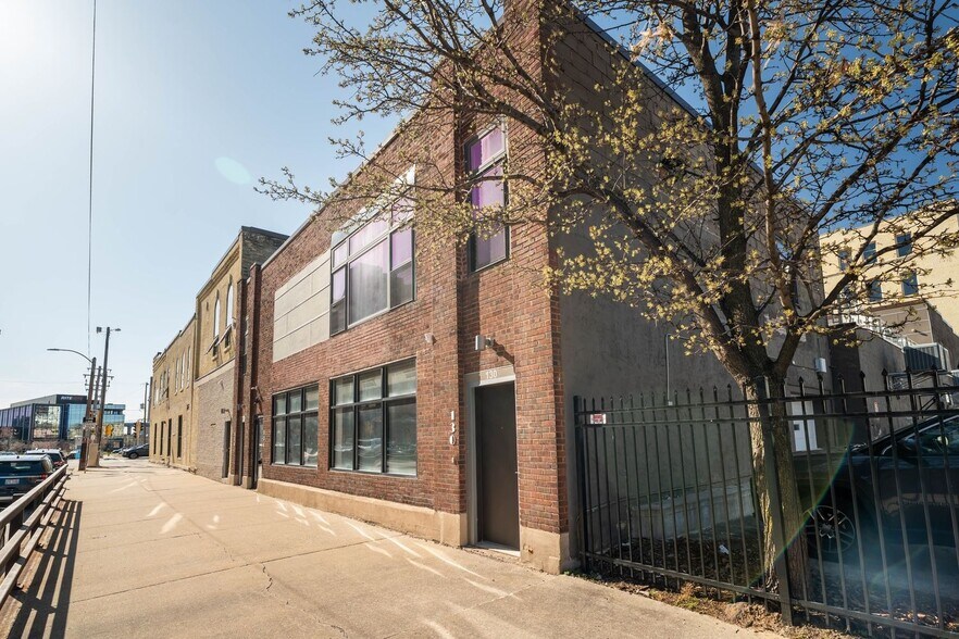 134 W Pittsburgh Ave, Milwaukee, WI à louer - Photo de l’immeuble – Image 3 sur 20