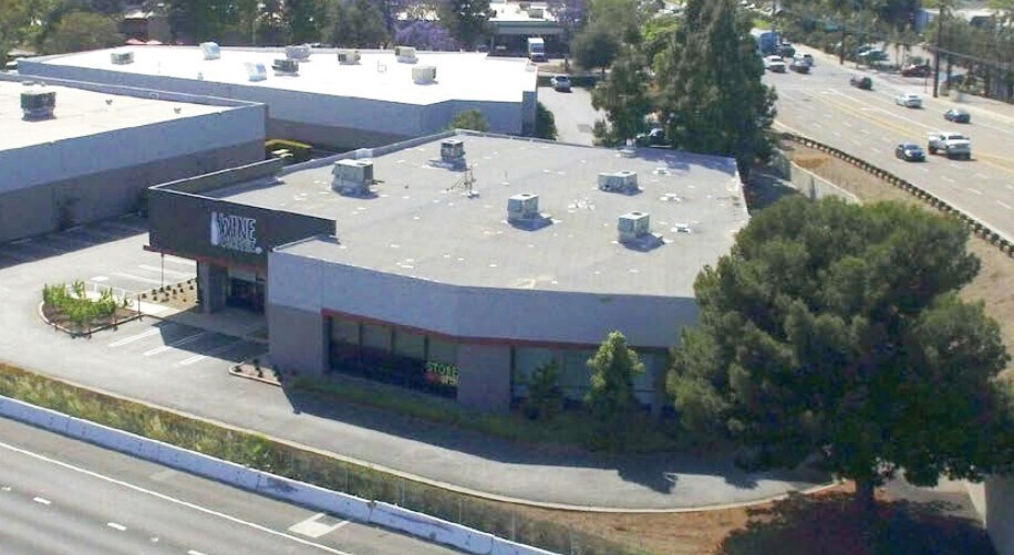 1544 E Warner Ave, Santa Ana, CA à louer - Photo principale – Image 2 sur 4