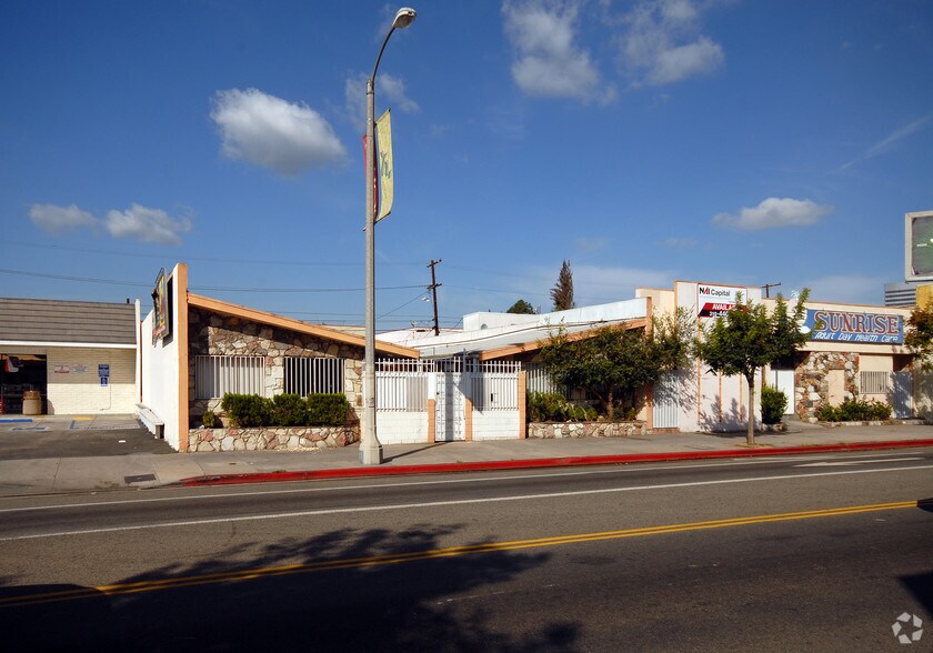 1067-1071 S Fairfax Ave, Los Angeles, CA à louer - Photo de l’immeuble – Image 3 sur 5