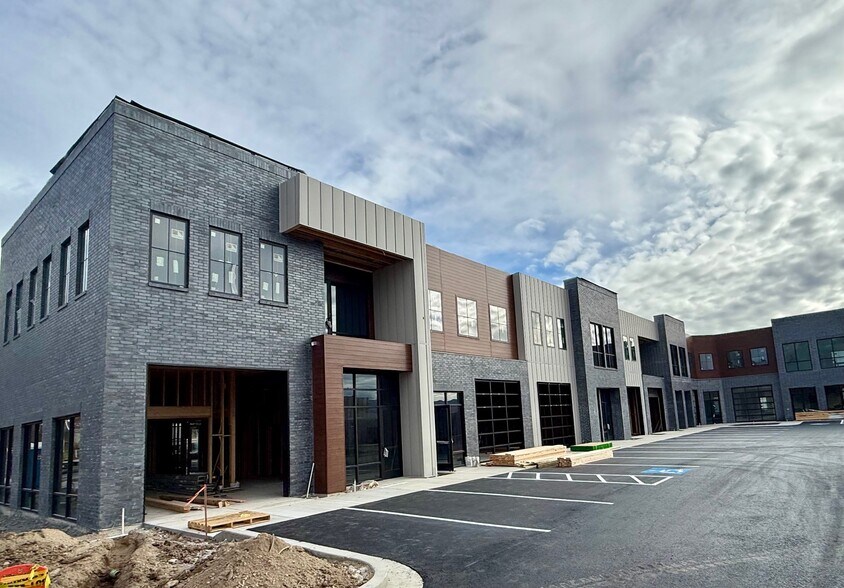 74 E 13065 S, Draper, UT à louer - Photo de l’immeuble – Image 1 sur 5