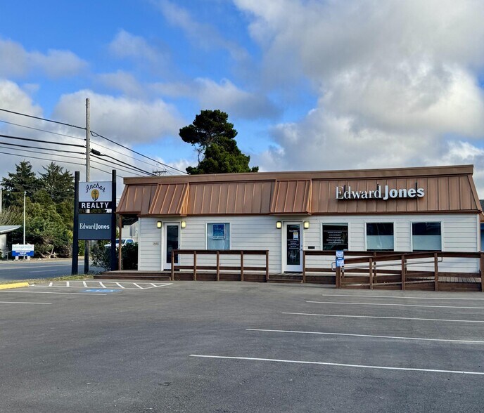 1230 Oregon Ave SW, Bandon, OR à louer - Photo principale – Image 1 sur 5