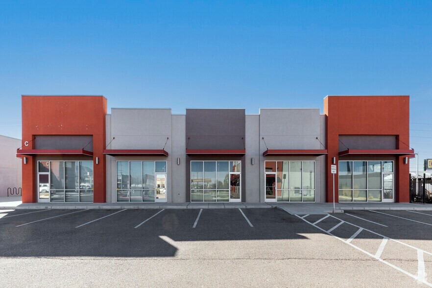 5400 Central Ave SE, Albuquerque, NM à louer - Photo de l’immeuble – Image 3 sur 7