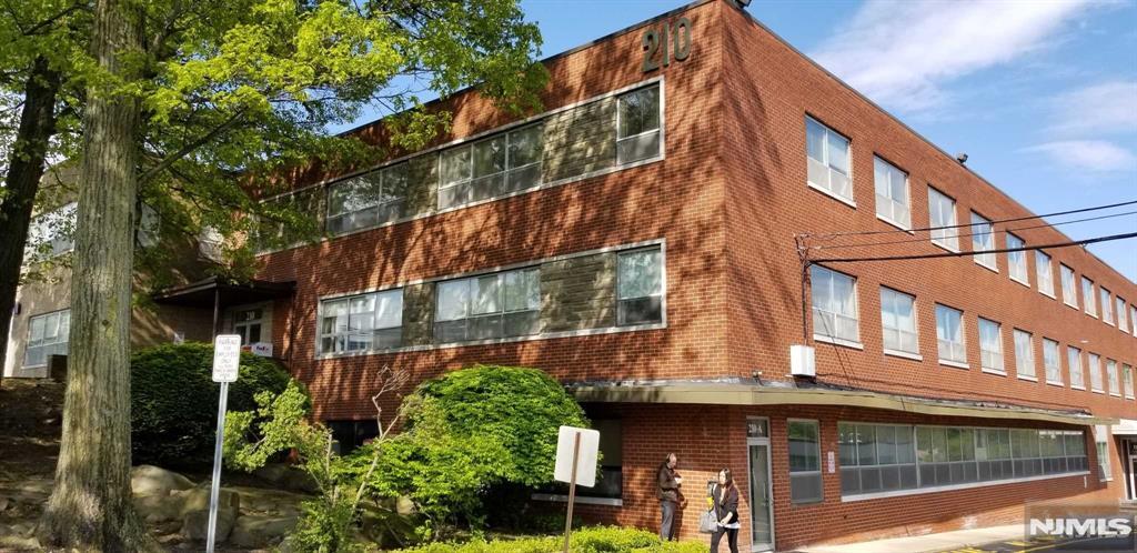 190-210 Sylvan Ave, Englewood Cliffs, NJ à louer Photo intérieure– Image 1 sur 12