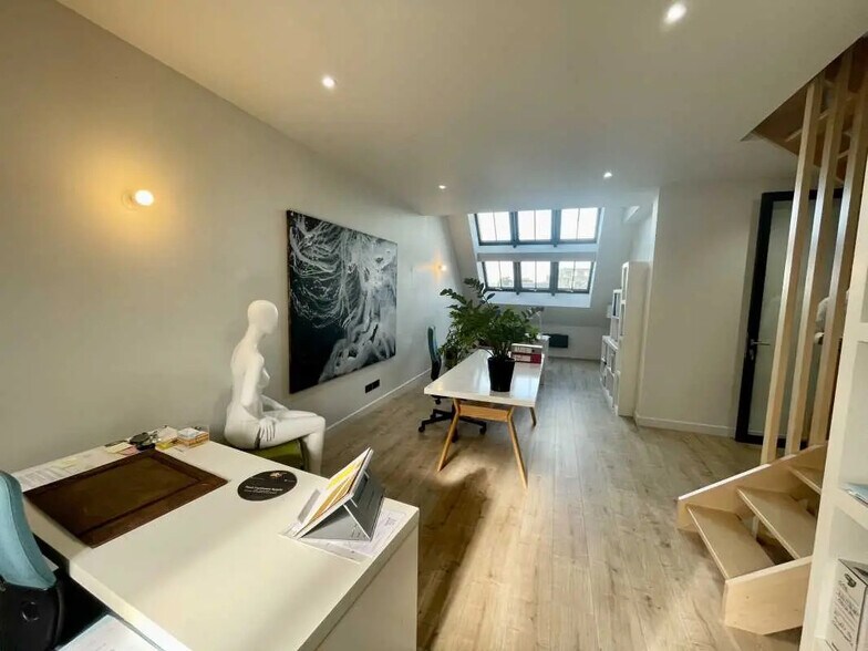 Bureau dans Rouen à louer - Photo de l’immeuble – Image 1 sur 12